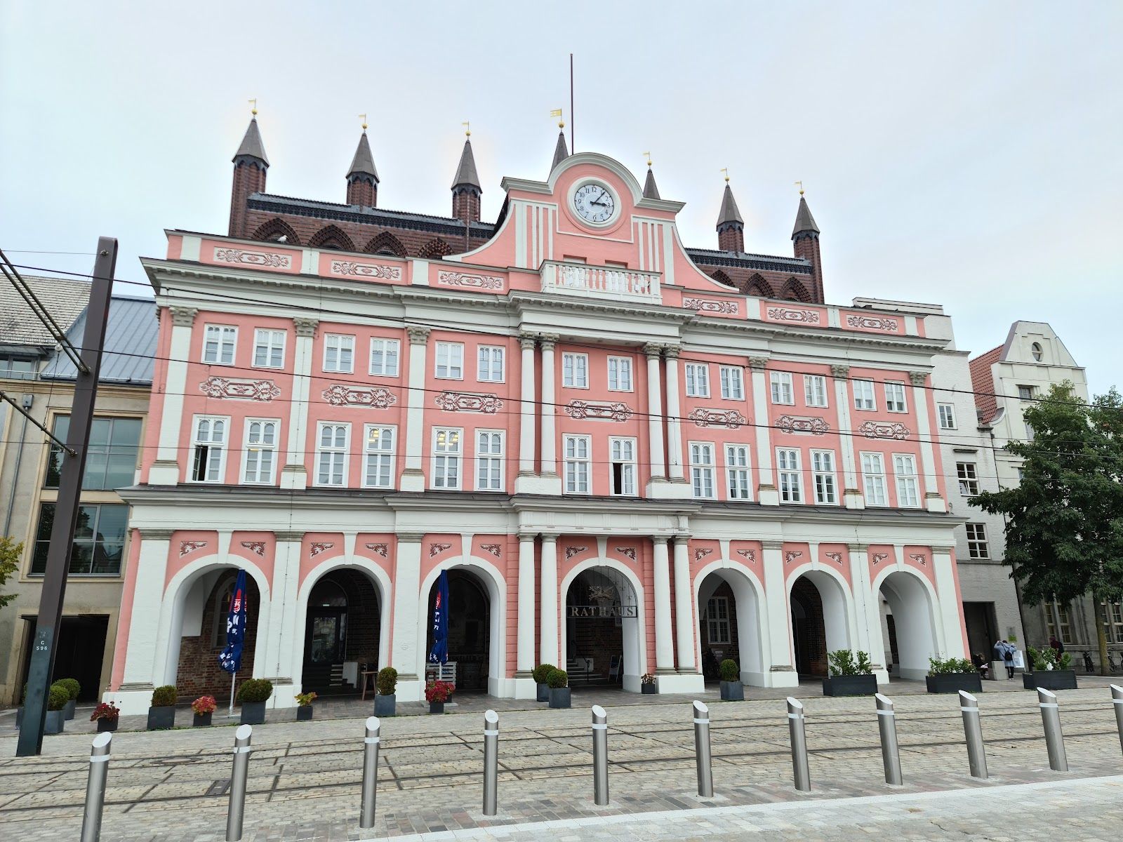 Rathaus Rostock - Neuer Markt 1a, 18055 Rostock, Deutschland - Travel M