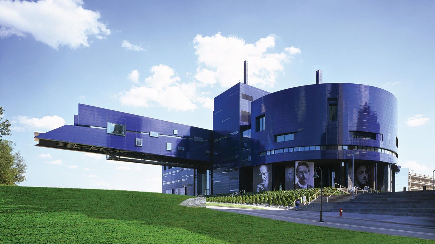 Guthrie Theater - 818 S 2nd St, Minneapolis, MN 55415, USA - Travel M